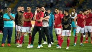 حزن لاعبي الأهلي بعد فقدان اللقب الأفريقي