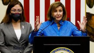 رئيسة مجلس النواب الأمريكي نانسي بيلوسي