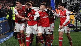 تشاكا مع نجوم أرسنال - صورة أرشيفية