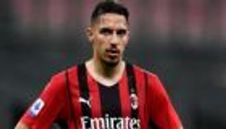 خطر يهدد ميلان.. كبار البريميرليج يتنافسون على ضم بن ناصر