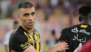 عبدالرزاق حمدالله مع لاعبي الاتحاد