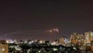 صواريخ من غزة باتجاه إسرائيل.. ولابيد يستبعد "عملية موسعة"