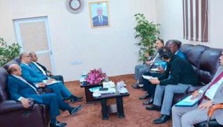 لقاء بين وزراء الحكومة اليمنية ومسؤول أممي في عدن