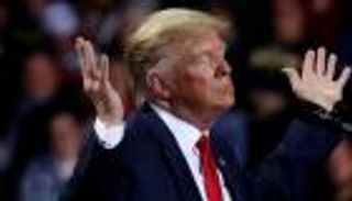 عصا ترامب السحرية.. كيف نجا الرئيس السابق من أزمة الديون؟