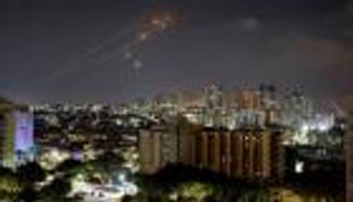 عملية إسرائيل في غزة تدخل يومها الثاني.. ضربات دون أفق للحل