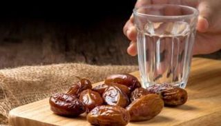 الصيام في يوم عاشوراء يكفر ذنوب سنة قبله