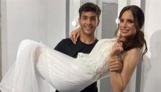 آمال ماهر مع ابنها عمر