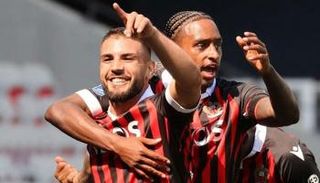 أندي ديلور لاعب نيس الفرنسي