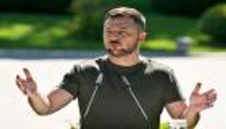 رعب "نووي زابوريجيا" يتفاقم.. وزيلينسكي يشيد بـ"أسلحة الغرب"