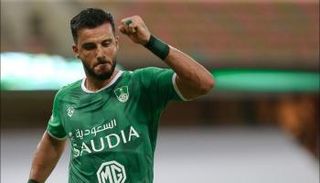 عمر السومة مهاجم الأهلي السعودي