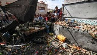 آثار قصف إسرائيلي بمخيم جباليا شمال قطاع غزة - ا ف ب