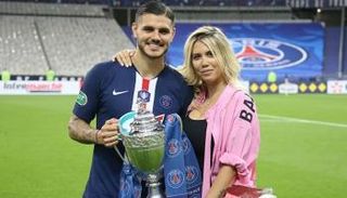 ماورو إيكاردي لاعب باريس سان جيرمان وزوجته واندا نارا