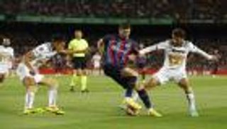 تكريم ألفيس وماكينة ليفاندوفسكي.. 4 مشاهد من تتويج برشلونة بكأس خوان جامبر