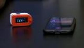 طلاب مصريون يطورون جهازا لفحص السكر في الدم بدون ألم (صور)