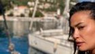 صور هند صبري.. "صيف بلا مكياج وجاذبية دون تعري"