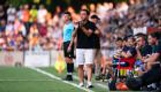 كان سيرحل.. من هو نجم برشلونة في فترة الإعداد؟