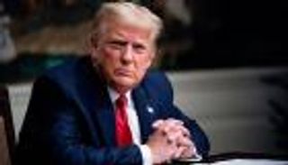 يكشف تفاصيل خطيرة.. كتاب جديد "ينبش" في علاقات ترامب بالجيش