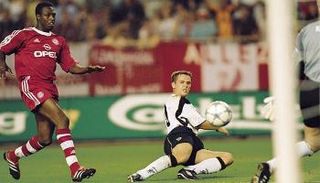 بايرن ميونخ يخسر من ليفربول في 2001 - صورة أرشيفية