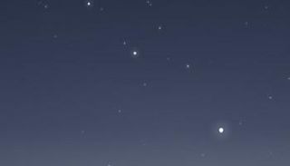 كوكب الزهرة بالأسفل وإلى أعلى اليسار "بولوكس" ثم "كاستور"