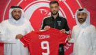 إلى العربي القطري.. عمر السومة يقفز من سفينة الأهلي السعودي