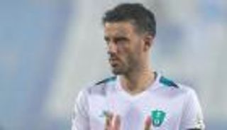 الأهلي السعودي يودع عمر السومة في 114 ثانية