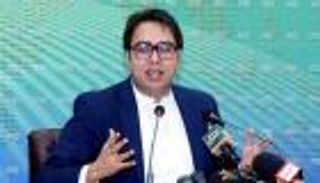 باكستان.. اعتقال سياسي بارز بحزب عمران خان وإيقاف قناة معارضة