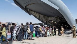 جانب من عمليات إجلاء الأفغان بعد الانسحاب الأمريكي- أرشيفية