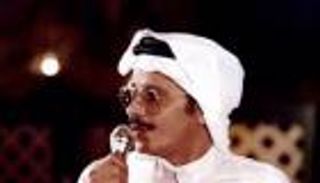 طلال مداح.. فارس الغناء السعودي مات على المسرح (فيديو)