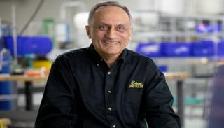 الملياردير الهندي الأمريكي مانوج بارجافا