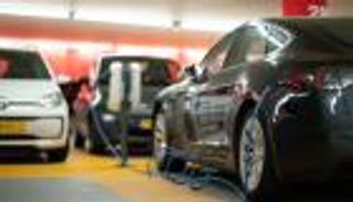 "خطة بايدن للمناخ" تدهس مشتري السيارات الكهربائية وتصدم البيئة.. ما السبب؟