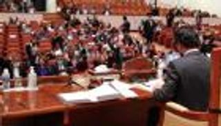 العراق يضرب جرس "الإنذار".. كارثة موازنة 2022 تغيبها الأزمة السياسية