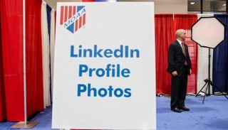 هل تقبل دفع 1000 دولار أو أكثر مقابل صورة مؤثرة على لينكد إن؟