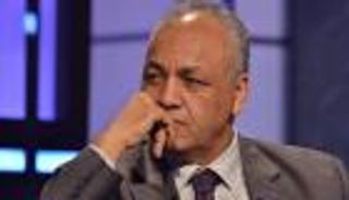 مصطفى بكري يصرخ على الهواء.. والسبب "عمرو دياب و40 فيراري"