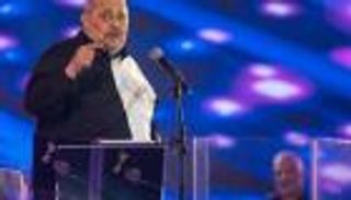 إلهام شاهين تقلق الجمهور بصورة مع جورج وسوف