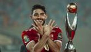 اعتداء بالضرب والسباب.. التحقيق مع مدافع الأهلي بسبب مقطع فيديو