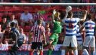 بديل الأفضل في العالم.. حارس مرمى يسجل هدفا إعجازيا بإنجلترا (فيديو)