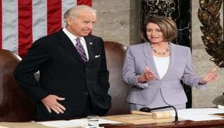 الرئيس الأمريكي جو بايدن ورئيسة مجلس النواب نانسي بيلوسي