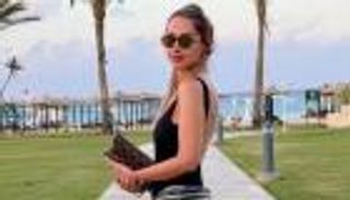 صور ياسمين رئيس.. إطلالة مكشوفة بـ"هاف ستومك" و"تاتو"