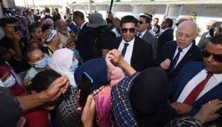 قيس سعيد خلال زيارته إلى حي هلال بالعاصمة تونس
