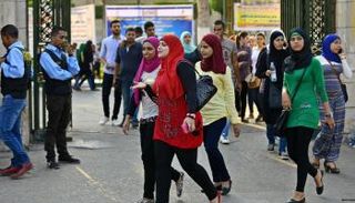 طلاب في جامعة القاهرة - أرشيفية