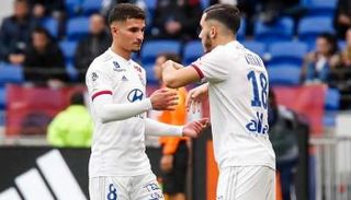 ريان شرقي وحسام عوار لاعبا ليون الفرنسي