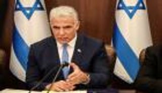 "لن نتوقف حتى القبض عليه".. لابيد يتوعد مطلق النار بالقدس