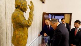 الكاظمي خلال افتتاح بيت الجواهري ببغداد