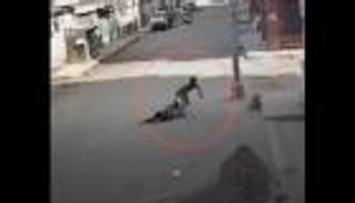 تداول مقطع فيديو لسحل طفلة في مصر.. والشرطة تضبط الجاني