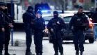 جريمة صادمة.. مغربي يقطع رأس والده ويتجول بها في الشوارع