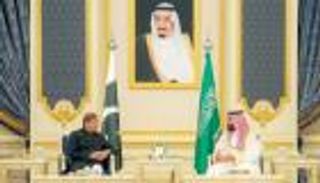 محمد بن سلمان يبحث مع رئيس وزراء باكستان "تعزيز العلاقات"