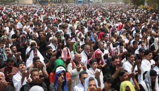 أنصار الصدر خلال تواجدهم بالمنطقة الرئاسية 