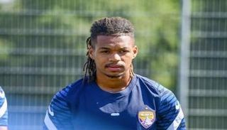 المهدي مبارك لاعب العين الإماراتي الجديد