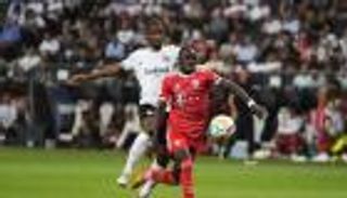 صدمت لاعب بايرن ميونخ.. حكم يتغلب على ملل الفار بخدعة غريبة
