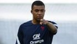 من الكرة الذهبية للعقد الفرعوني.. هل تحول كيليان مبابي إلى لاعب مغرور؟